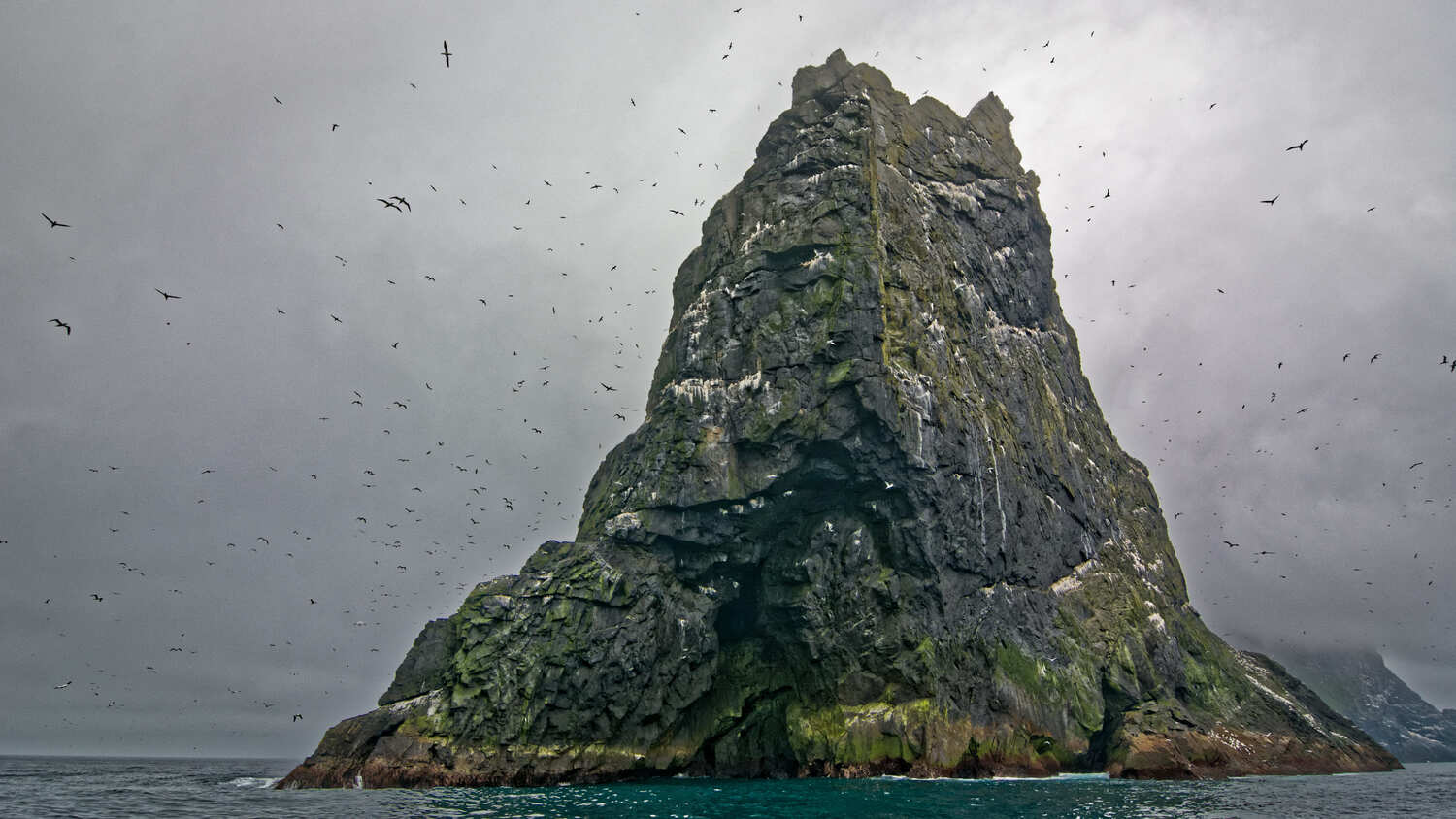Stac an Armin, en el archipiélago de St. Kilda, Scotland. Lugar de anidación del alca gigante.